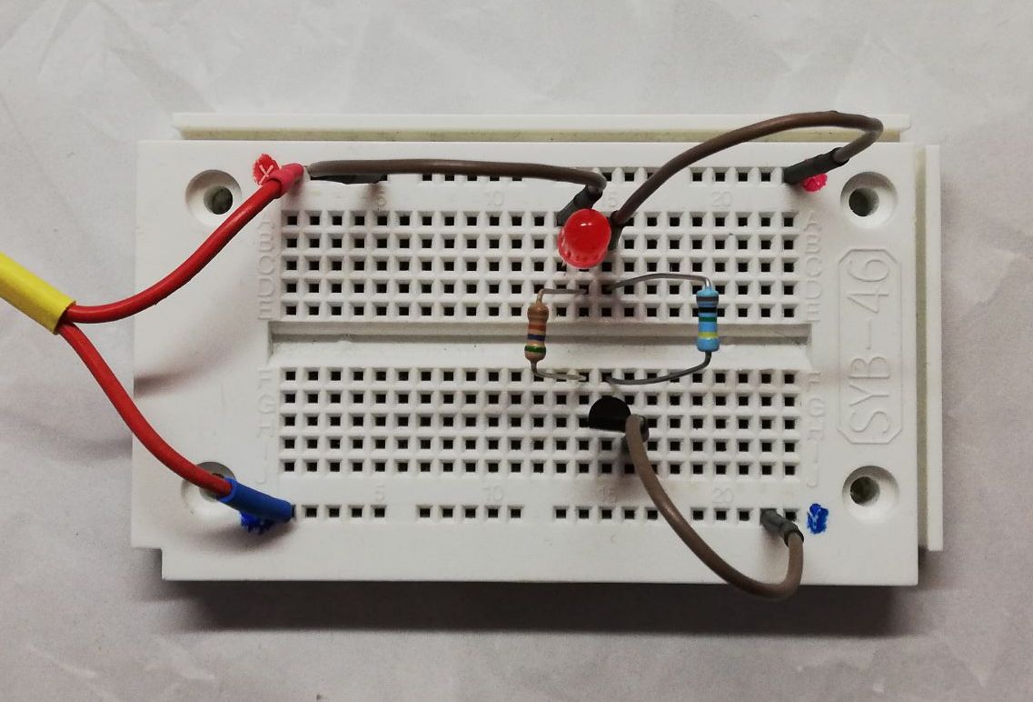 alt:"Aufbau: Stromverstärkung Bipolartransistor", w:50
